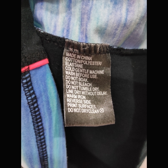 ❌SOLD❌Tank With Bra Attached - Picture 5 of 7